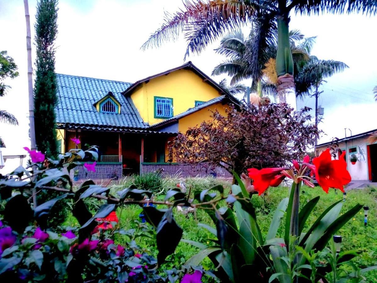Finca Turistica Santa Clara Hostel Calarca Exterior photo