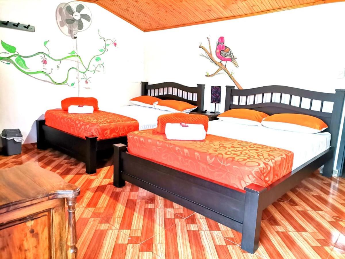 Finca Turistica Santa Clara Hostel Calarca Exterior photo
